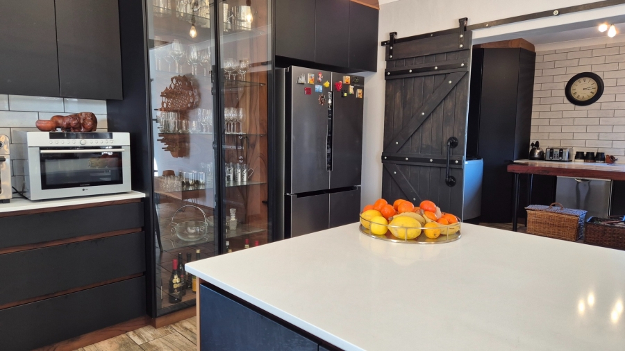 To Let 3 Bedroom Property for Rent in Myburgh Park Western Cape